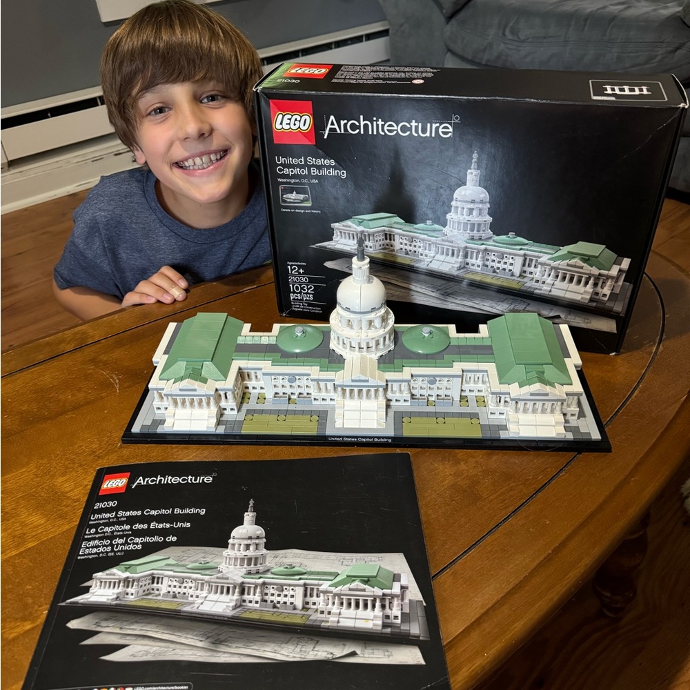 LEGO Architecture Capitol Building Set - complete with box and instructions